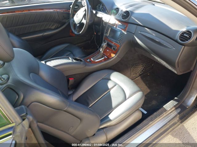 2008 MERCEDES-BENZ CLK 550 WDBTK72GX8T091054 Photo 4
