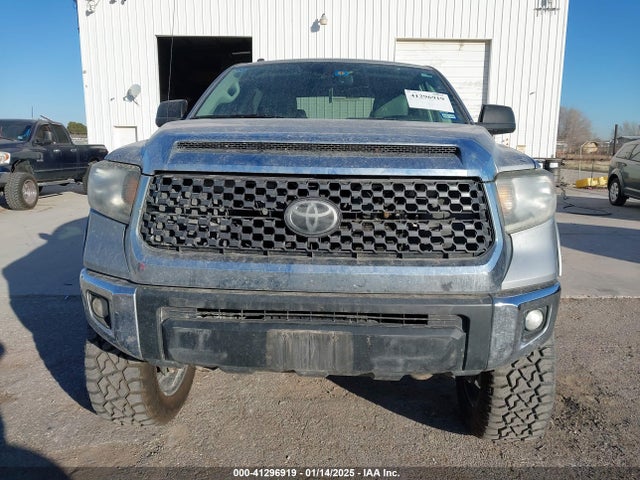 5TFDW5F10KX835054 Toyota Tundra Sr5 5.7l V8