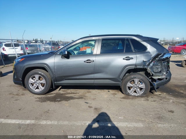 2T3W1RFV6NW232717 Toyota Rav4 Xle