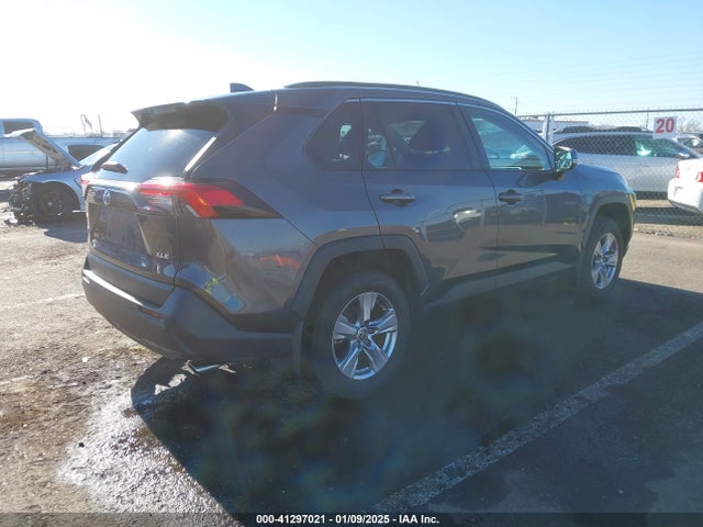 2T3W1RFV6NW232717 Toyota Rav4 Xle