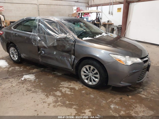 Toyota CAMRY LE 2017 4T1BF1FK4HU661973 Image 1