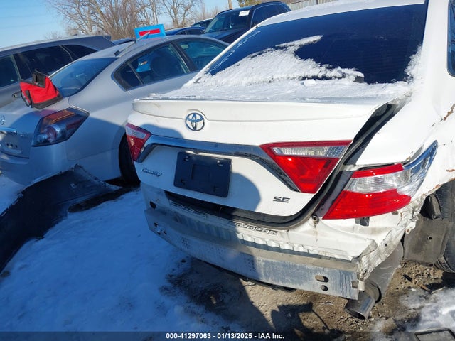 4T1BF1FK5HU743856 Toyota CAMRY SE