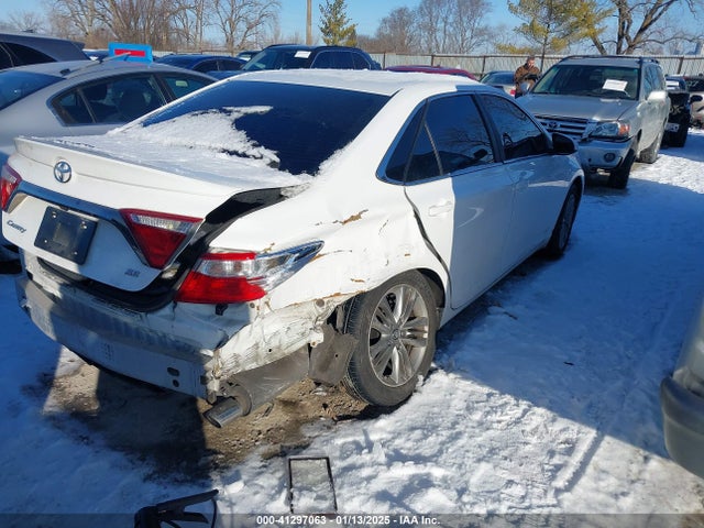 4T1BF1FK5HU743856 Toyota CAMRY SE