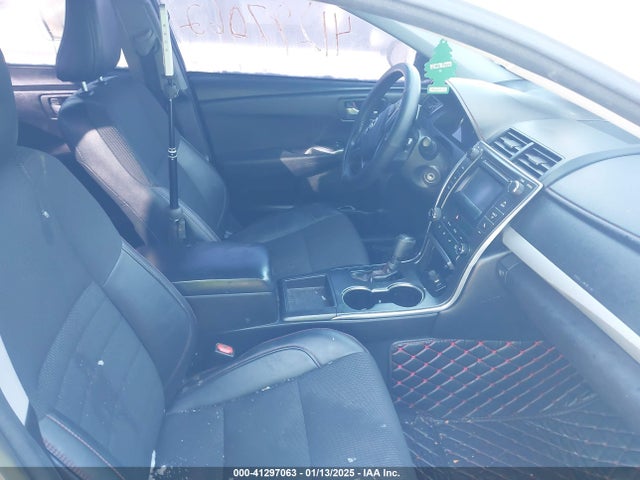 4T1BF1FK5HU743856 Toyota CAMRY SE
