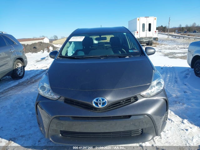 Toyota Prius V Two 2016 JTDZN3EU9GJ052592 Image 12