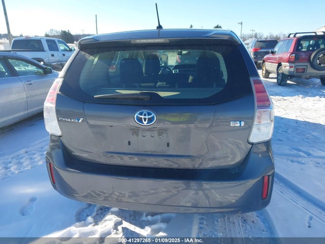 Toyota Prius V Two 2016 JTDZN3EU9GJ052592 Image 16