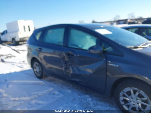 Toyota Prius V Two 2016 JTDZN3EU9GJ052592 Image 6