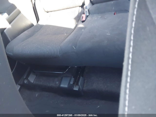 Toyota Prius V Two 2016 JTDZN3EU9GJ052592 Image 8