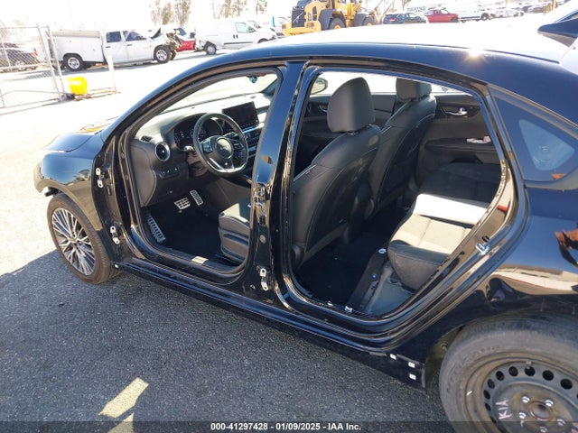 3KPF54AD9PE662424 KIA Forte Gt-line
