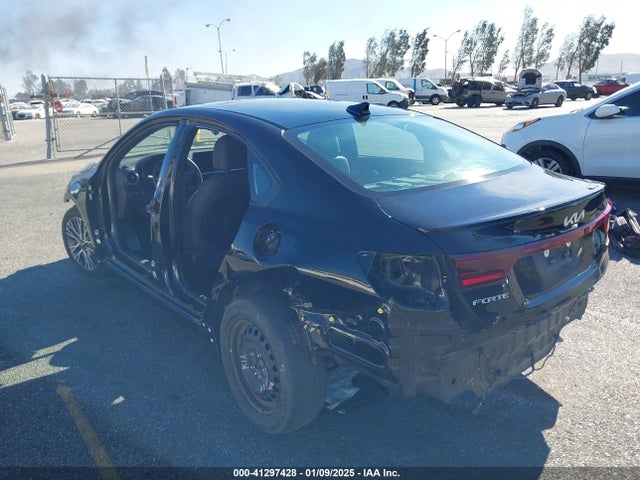 3KPF54AD9PE662424 KIA Forte Gt-line