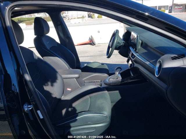 3KPF54AD9PE662424 KIA Forte Gt-line