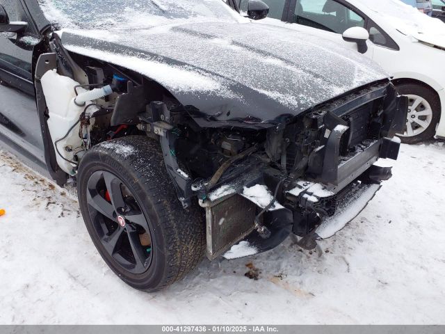 SADCJ2BN0HA099363 Jaguar F-pace 20d Premium