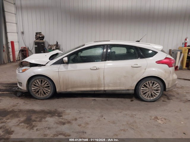 1FADP3N28HL347942 Ford Focus Titanium