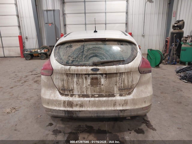1FADP3N28HL347942 Ford Focus Titanium