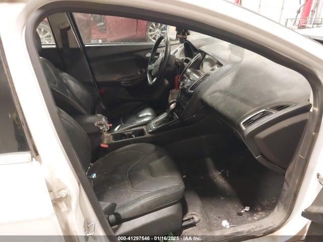 1FADP3N28HL347942 Ford Focus Titanium