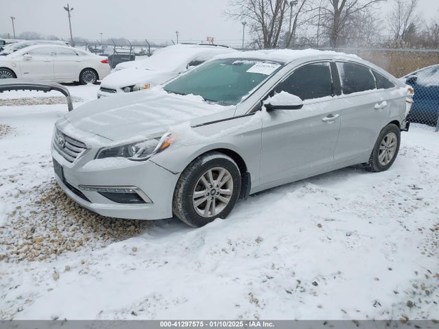 Hyundai SONATA SE 2015 5NPE24AFXFH209610 Image 2