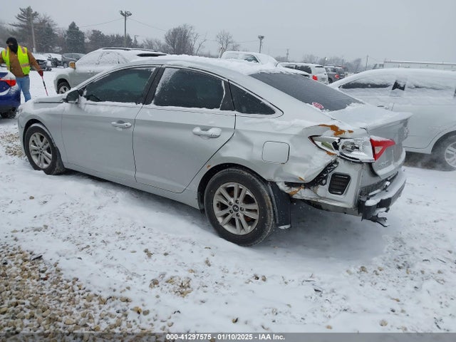 Hyundai SONATA SE 2015 5NPE24AFXFH209610 Image 3