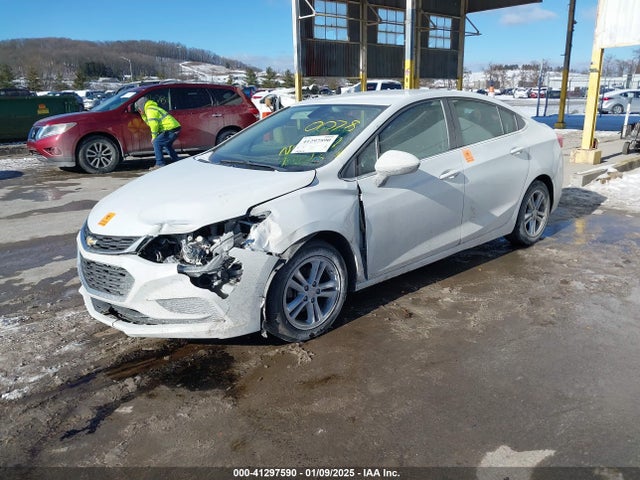 Chevrolet Cruze Lt Auto 2018 1G1BE5SM6J7170078 Image 2