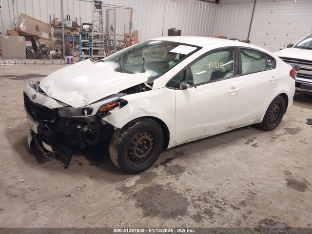 KIA FORTE LX 2017 3KPFK4A70HE075159 Image 2