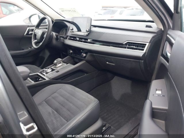 2023 MITSUBISHI OUTLANDER JA4J3UA84PZ011056 Photo 4