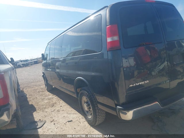 1GAZGPFG4L1116955 Chevrolet Express Passenger Rwd 3500 Extended Wheelbase Lt