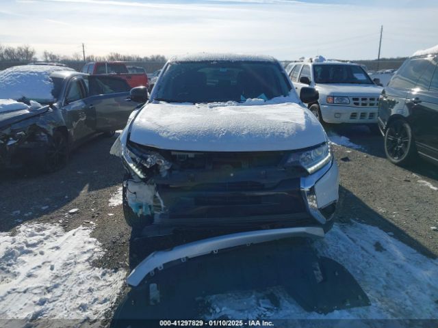 JA4AD2A33HZ010519 Mitsubishi Outlander Es