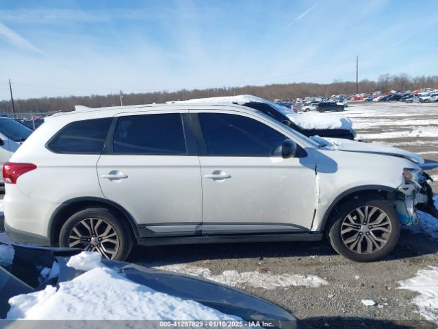 JA4AD2A33HZ010519 Mitsubishi Outlander Es