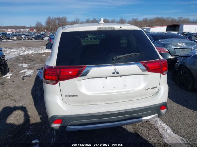 JA4AD2A33HZ010519 Mitsubishi Outlander Es
