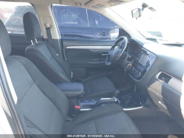 JA4AD2A33HZ010519 Mitsubishi Outlander Es