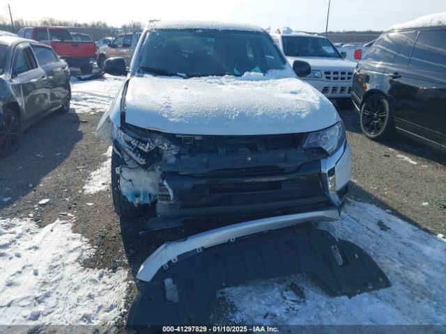 JA4AD2A33HZ010519 Mitsubishi Outlander Es