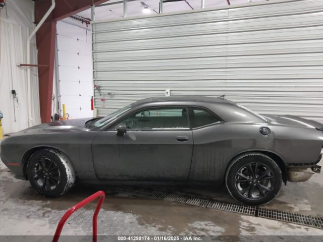 2C3CDZGG8NH127689 Dodge Challenger Sxt Awd