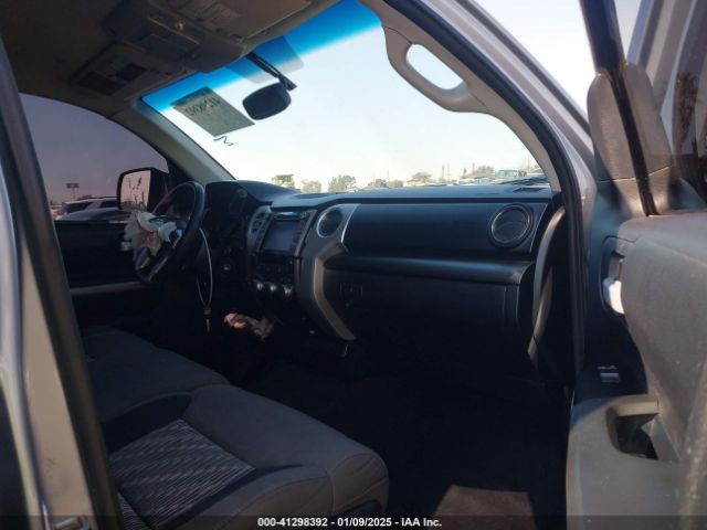 5TFDY5F17KX828452 Toyota Tundra Sr5 5.7l V8