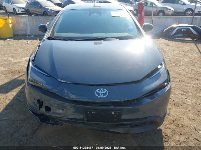 Toyota Prius Le 2024 JTDACAAU0R3033563 Image 11