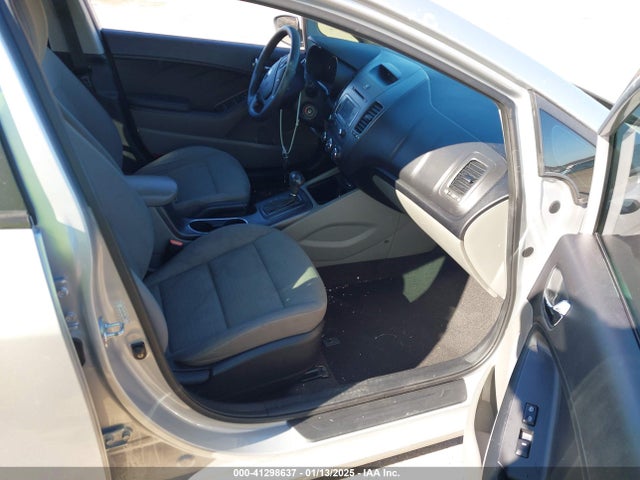 KNAFX4A68G5449680 KIA FORTE LX
