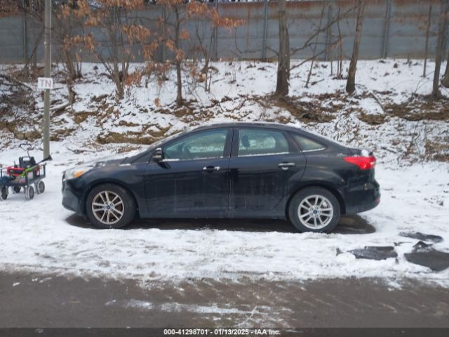 1FADP3F20HL228393 Ford FOCUS SE