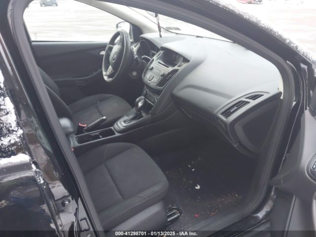 1FADP3F20HL228393 Ford FOCUS SE