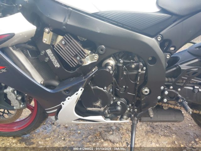 2024 SUZUKI GSX-R600 JS1GN7FA4R7100352 Photo 8