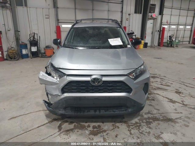 Toyota RAV4 LE 2019 2T3H1RFV3KC024140 Image 12