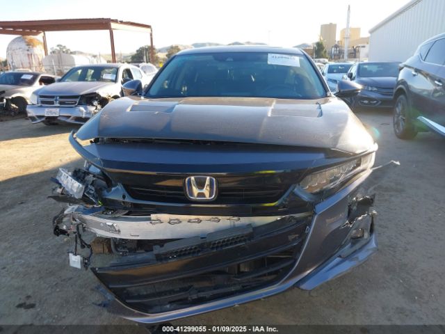1HGCV3F97NA027866 Honda Accord Hybrid Touring