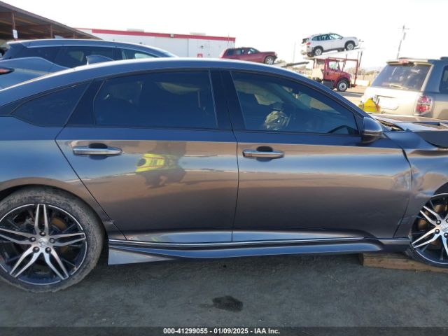 1HGCV3F97NA027866 Honda Accord Hybrid Touring