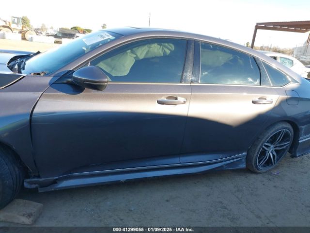 1HGCV3F97NA027866 Honda Accord Hybrid Touring