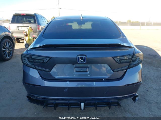 1HGCV3F97NA027866 Honda Accord Hybrid Touring