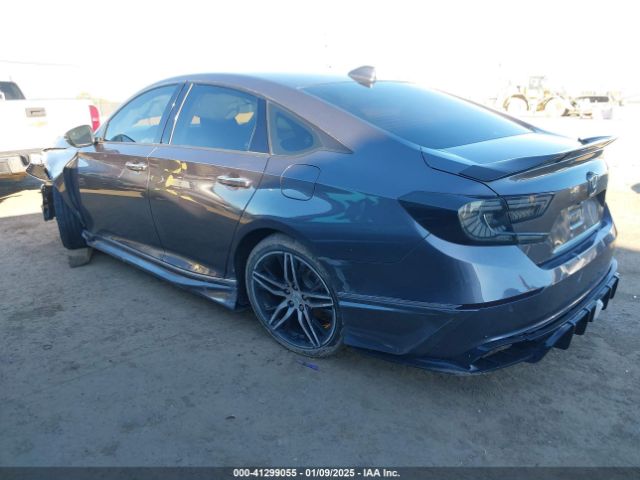 1HGCV3F97NA027866 Honda Accord Hybrid Touring