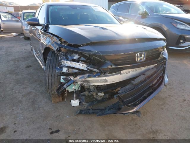1HGCV3F97NA027866 Honda Accord Hybrid Touring