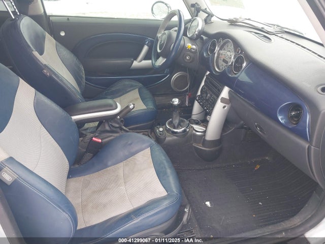 2006 MINI COOPER S WMWRE33586TL23444 Photo 4