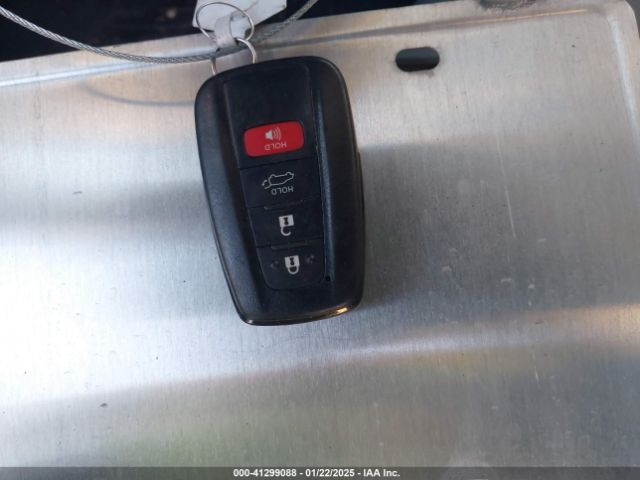2T3C1RFV4MW104302 Toyota Rav4 Xle Premium