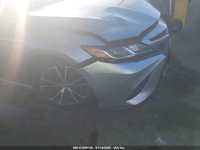4T1B11HK9JU068675 Toyota CAMRY SE