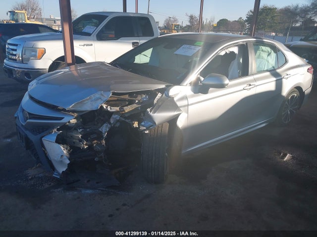 4T1B11HK9JU068675 Toyota CAMRY SE