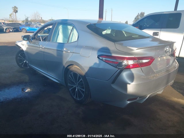 4T1B11HK9JU068675 Toyota CAMRY SE