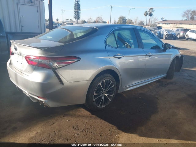 4T1B11HK9JU068675 Toyota CAMRY SE